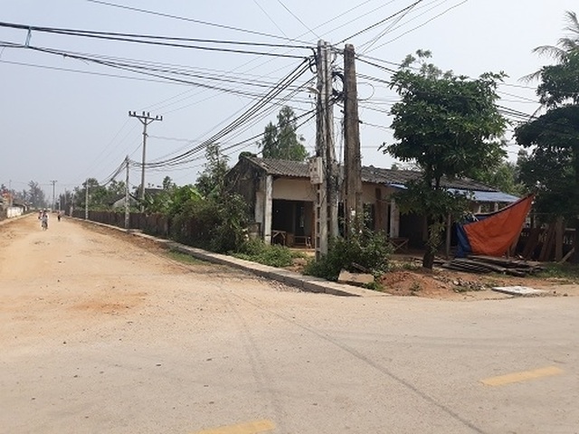Nghệ An: Doanh nghiệp thuê đất rồi bỏ hoang, chính quyền thiếu đất xây phòng học - 3 Nghệ An: Doanh nghiệp thuê đất rồi bỏ hoang, chính quyền thiếu đất xây phòng học - 3