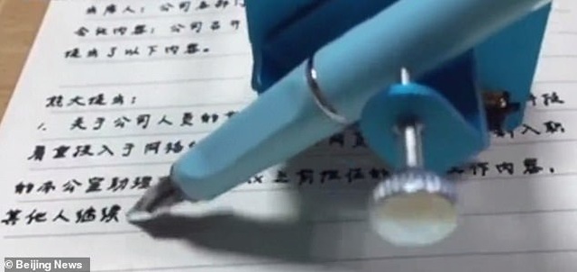 Mua robot làm bài về nhà, bé gái Trung Quốc chưa kịp “nhàn” đã bị phát hiện - 2 Mua robot làm bài về nhà, bé gái Trung Quốc chưa kịp “nhàn” đã bị phát hiện - 2