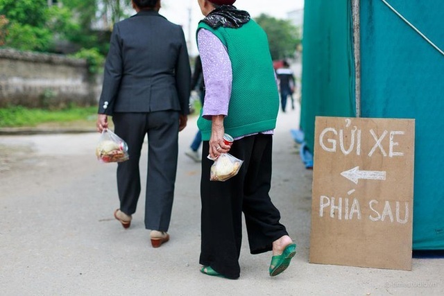 Ăn cỗ lấy phần sẽ bị phạt: “Phạt nhau vì miếng ăn, chẳng hay ho chút nào”