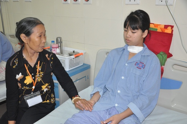 Bạn đọc giúp đỡ cô bé Nga mồ côi bị ung thư tuyến giáp gần 162 triệu đồng - 2 Bạn đọc giúp đỡ cô bé Nga mồ côi bị ung thư tuyến giáp gần 162 triệu đồng - 2