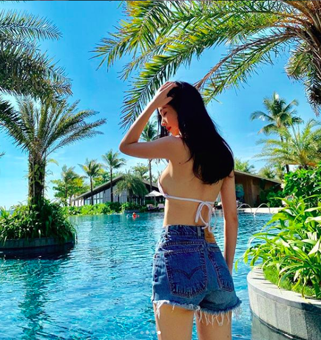 Từ bỏ hình tượng hot girl trà sữa, kiều nữ Tháng năm rực rỡ ngày càng quyến rũ - 1 Từ bỏ hình tượng hot girl trà sữa, kiều nữ Tháng năm rực rỡ ngày càng quyến rũ - 1