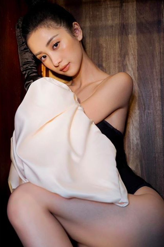 Từ bỏ hình tượng hot girl trà sữa, kiều nữ Tháng năm rực rỡ ngày càng quyến rũ - 8 Từ bỏ hình tượng hot girl trà sữa, kiều nữ Tháng năm rực rỡ ngày càng quyến rũ - 8