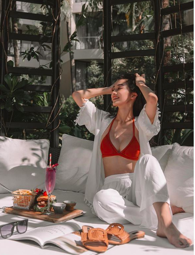 Từ bỏ hình tượng hot girl trà sữa, kiều nữ Tháng năm rực rỡ ngày càng quyến rũ - 4 Từ bỏ hình tượng hot girl trà sữa, kiều nữ Tháng năm rực rỡ ngày càng quyến rũ - 4