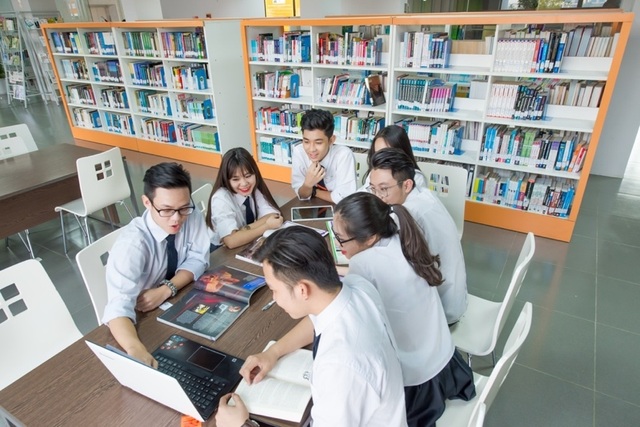 Làn sóng di cư giáo dục ngày càng trẻ hóa, 15 tuổi đã “dịch chuyển” - 1 Làn sóng di cư giáo dục ngày càng trẻ hóa, 15 tuổi đã “dịch chuyển” - 1