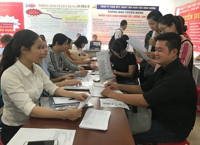 Bình Dương: Năm 2018, 97% lao động thất nghiệp được tư vấn, giới thiệu việc làm - 2