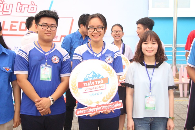 Bổ ích cuộc thi “Thầy trò cùng leo núi” - 1 Bổ ích cuộc thi “Thầy trò cùng leo núi” - 1