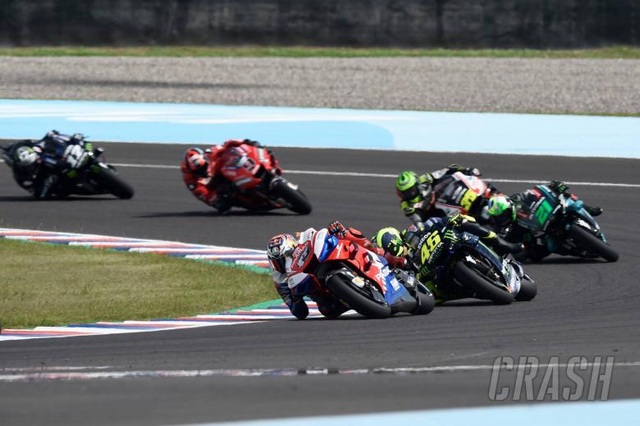 Chặng 2 MotoGP 2019: Marquez thắng dễ dàng tại Argentina - 4