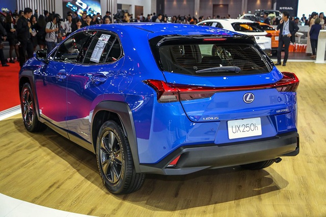 Lexus UX ra mắt tại Thái Lan, giá từ 78.500 USD - 2