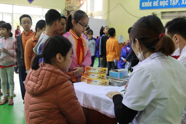 Dự phòng tốt sức khoẻ răng miệng trẻ em, giảm chi phí y tế cho gia đình, xã hội - 4 Dự phòng tốt sức khoẻ răng miệng trẻ em, giảm chi phí y tế cho gia đình, xã hội - 4