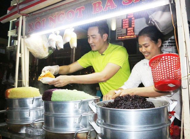 Cùng nam ca sĩ Nguyễn Phi Hùng khám phá ẩm thực xứ “Công tử Bạc Liêu” - 4 Cùng nam ca sĩ Nguyễn Phi Hùng khám phá ẩm thực xứ “Công tử Bạc Liêu” - 4