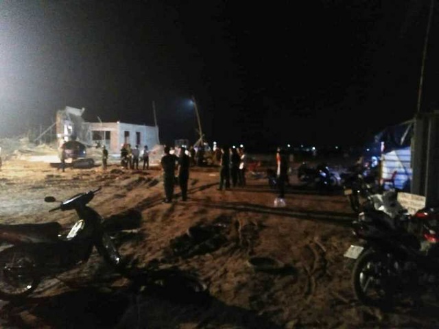 Sập giàn giáo đang thi công, 1 người tử vong, 7 người bị thương - 2 Sập giàn giáo đang thi công, 1 người tử vong, 7 người bị thương - 2