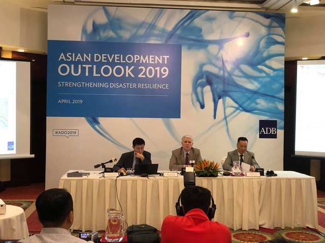 Tăng trưởng kinh tế Việt Nam 2019 giảm vẫn thuộc hàng cao nhất khu vực - 1 Tăng trưởng kinh tế Việt Nam 2019 giảm vẫn thuộc hàng cao nhất khu vực - 1