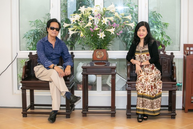 Chế Linh tiết lộ về người phụ nữ quyền lực “giữ chân” ông gần 50 năm qua - 2 Chế Linh tiết lộ về người phụ nữ quyền lực “giữ chân” ông gần 50 năm qua - 2
