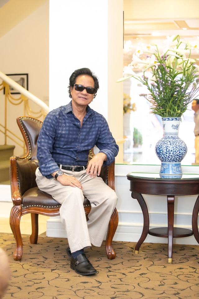 Chế Linh tiết lộ về người phụ nữ quyền lực “giữ chân” ông gần 50 năm qua - 1 Chế Linh tiết lộ về người phụ nữ quyền lực “giữ chân” ông gần 50 năm qua - 1