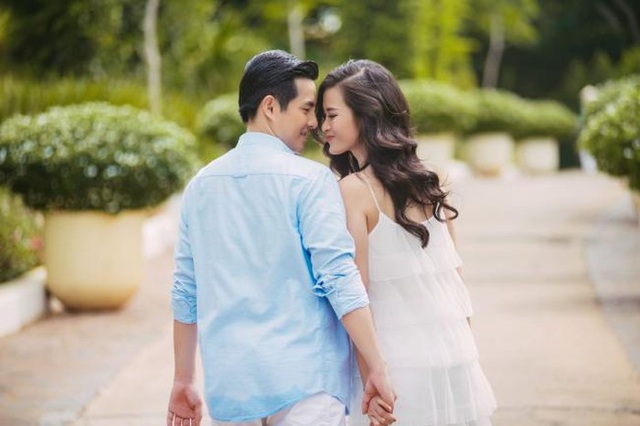 Đông Nhi nói về đám cưới với Ông Cao Thắng và khoảnh khắc nhổ tóc bạc cho nhau - 2 Đông Nhi nói về đám cưới với Ông Cao Thắng và khoảnh khắc nhổ tóc bạc cho nhau - 2