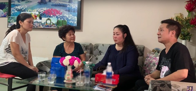 NSND Hồng Vân, Minh Nhí trao tiền ủng hộ tới gia đình nghệ sĩ Anh Vũ - 1 NSND Hồng Vân, Minh Nhí trao tiền ủng hộ tới gia đình nghệ sĩ Anh Vũ - 1