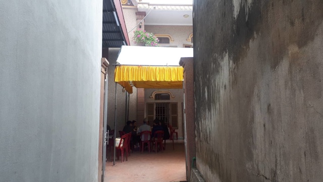 Nữ nhân viên ngân hàng điện thoại cầu cứu bố trước khi bị sát hại - 1 Nữ nhân viên ngân hàng điện thoại cầu cứu bố trước khi bị sát hại - 1
