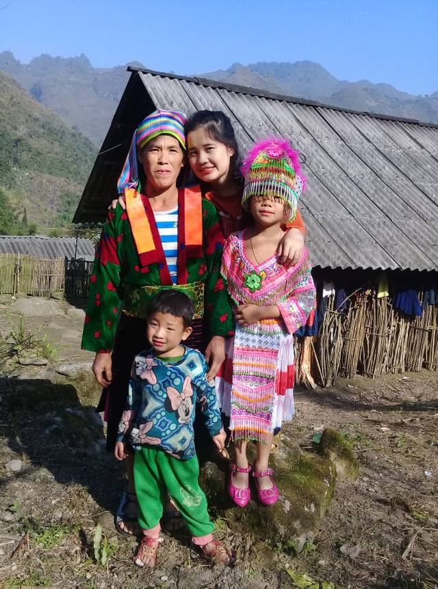 2 năm thay đổi số phận cô gái Mông trong nhà “người dưng” Hà Nội - 1 2 năm thay đổi số phận cô gái Mông trong nhà “người dưng” Hà Nội - 1