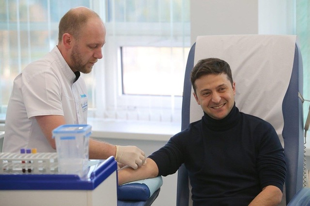 Bầu cử Ukraine: Ông Zelenskiy thách ông Poroshenko thử ma túy - 2 Bầu cử Ukraine: Ông Zelenskiy thách ông Poroshenko thử ma túy - 2