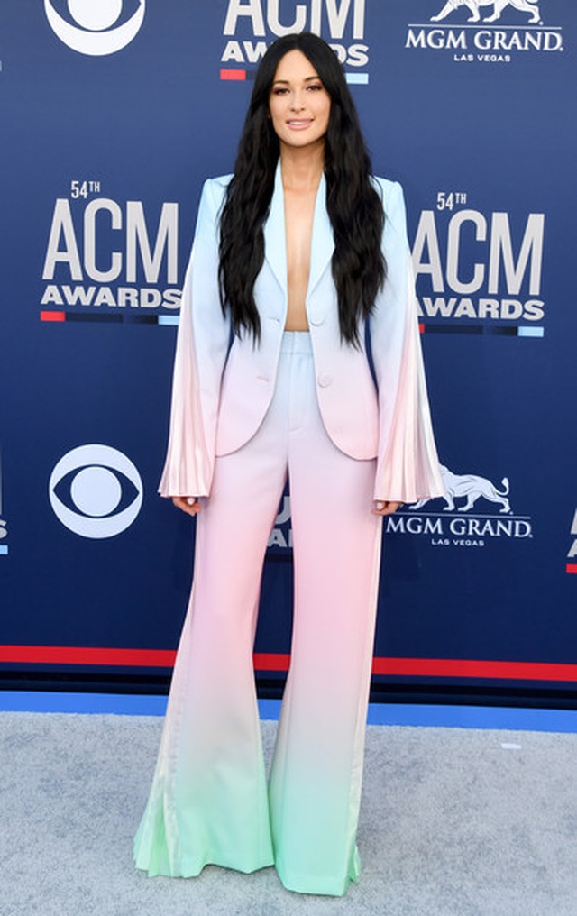 Carrie Underwood đẹp kiêu sa dự lễ trao giải nhạc đồng quê - 20 Carrie Underwood đẹp kiêu sa dự lễ trao giải nhạc đồng quê - 20