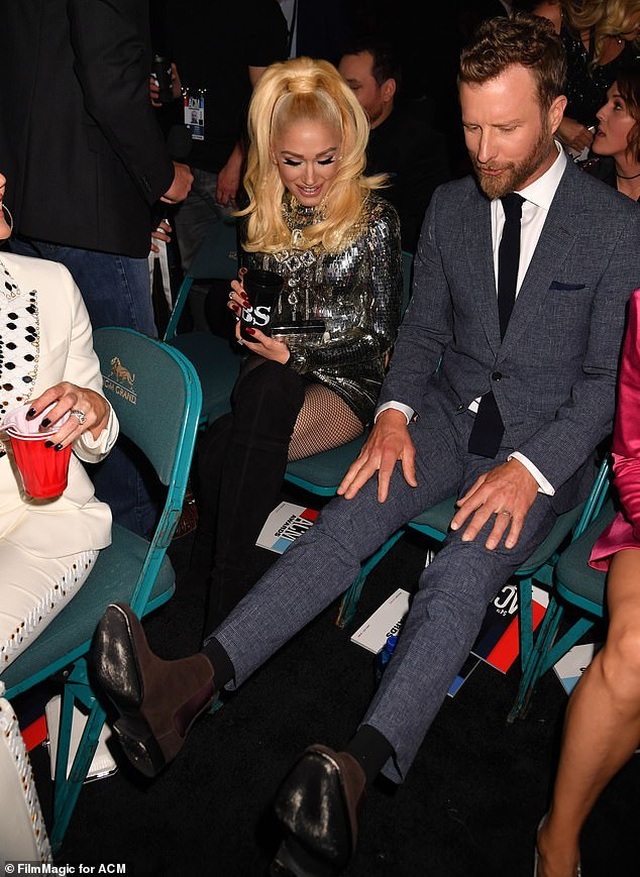 Gwen Stefani vẫn rạng ngời ở tuổi 50 - 4 Gwen Stefani vẫn rạng ngời ở tuổi 50 - 4