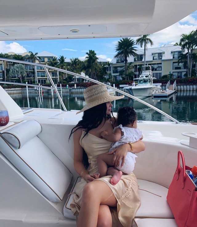 Kylie Jenner gợi cảm đi ăn tối - 7 Kylie Jenner gợi cảm đi ăn tối - 7