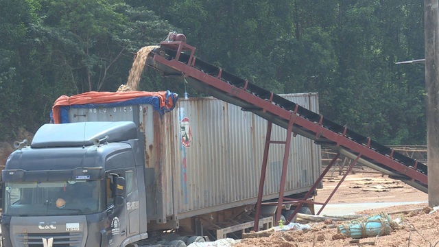 Quảng Trị: Chính quyền liên tục “tuýt còi”, doanh nghiệp sai phạm bỏ ngoài tai! - 2 Quảng Trị: Chính quyền liên tục “tuýt còi”, doanh nghiệp sai phạm bỏ ngoài tai! - 2