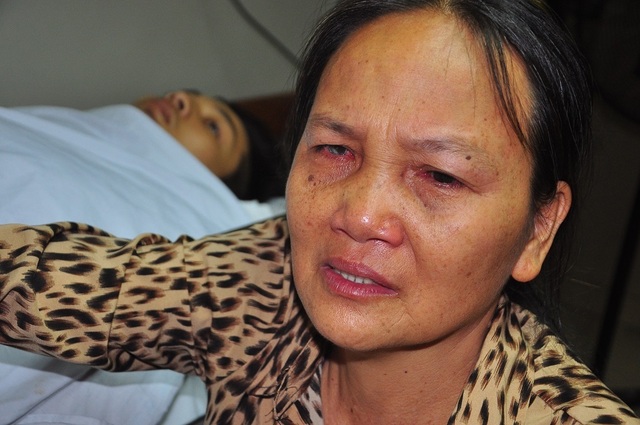 Mẹ bị ung thư khóc cạn nước mắt trước cảnh con bị tai nạn thập tử nhất sinh - 1 Mẹ bị ung thư khóc cạn nước mắt trước cảnh con bị tai nạn thập tử nhất sinh - 1