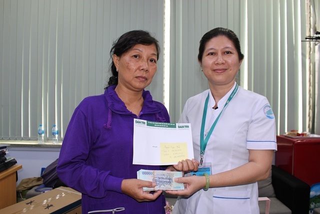 Bác sĩ trả về lo hậu sự, người mẹ trẻ bất ngờ sống lại - 2 Bác sĩ trả về lo hậu sự, người mẹ trẻ bất ngờ sống lại - 2