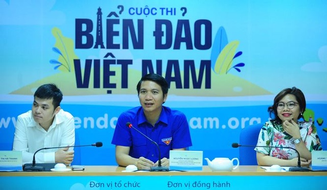 Bạn trẻ trải nghiệm thi kiến thức về biển đảo trên ứng dụng điện thoại - 1 Bạn trẻ trải nghiệm thi kiến thức về biển đảo trên ứng dụng điện thoại - 1