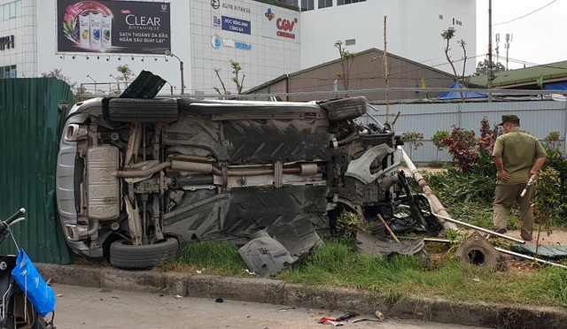 Hà Nội: Xác định danh tính nữ tài xế lái Mercedes đâm xe liên hoàn - 1