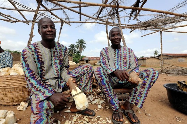 Kỳ lạ thị trấn Nigeria được mệnh danh là “thủ phủ sinh đôi của thế giới” - 3 Kỳ lạ thị trấn Nigeria được mệnh danh là “thủ phủ sinh đôi của thế giới” - 3