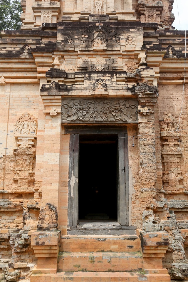 IMG_3718.jpg tháp cổ nghìn năm.jpg