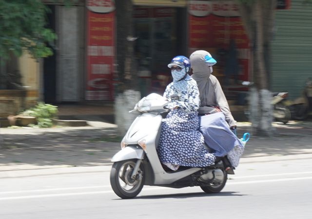 Nắng nóng nhiều vùng trên cả nước, có nơi 39 độ C - 1 Nắng nóng nhiều vùng trên cả nước, có nơi 39 độ C - 1