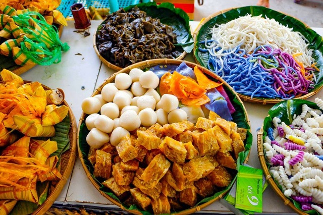 Về Cần Thơ thưởng thức hàng trăm loại bánh ngon - 4 Về Cần Thơ thưởng thức hàng trăm loại bánh ngon - 4