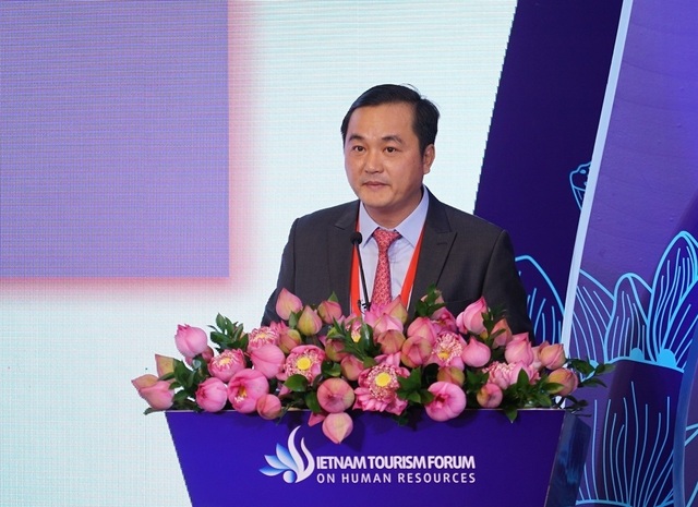 Bộ trưởng Phùng Xuân Nhạ: Chuẩn hóa chương trình đào tạo nhân lực du lịch theo hướng quốc tế - 3 Bộ trưởng Phùng Xuân Nhạ: Chuẩn hóa chương trình đào tạo nhân lực du lịch theo hướng quốc tế - 3