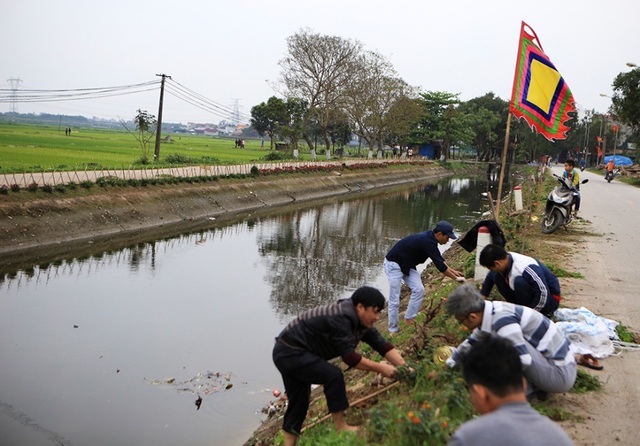 Kênh ngập rác thải biến thành đường hoa ở Hà Nội - 2