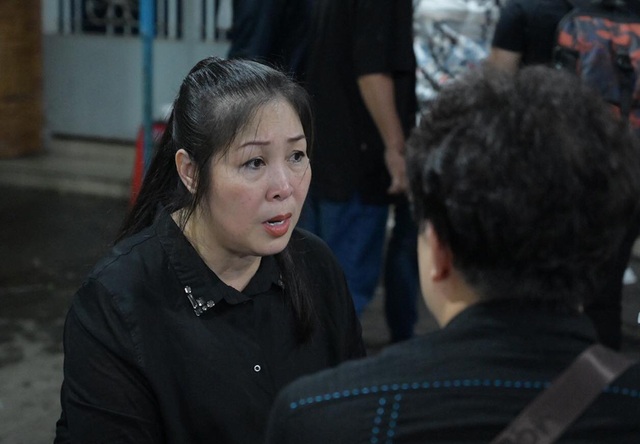 Phương Thanh, Minh Nhí, Trịnh Kim Chi… nghẹn ngào tiễn biệt nghệ sĩ Anh Vũ - 3 Phương Thanh, Minh Nhí, Trịnh Kim Chi… nghẹn ngào tiễn biệt nghệ sĩ Anh Vũ - 3