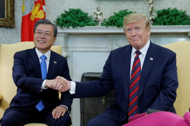 Ông Trump để ngỏ thượng đỉnh 3 bên về giải trừ hạt nhân Triều Tiên - 1 Ông Trump để ngỏ thượng đỉnh 3 bên về giải trừ hạt nhân Triều Tiên - 1
