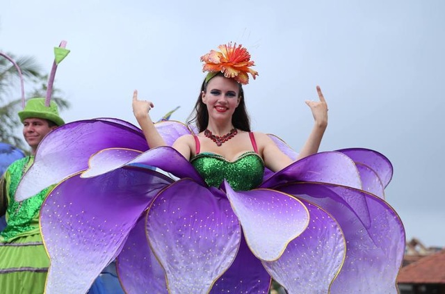 Mãn nhãn với những sắc màu carnival lần đầu tiên tại thành phố biển Sầm Sơn - 13 Mãn nhãn với những sắc màu carnival lần đầu tiên tại thành phố biển Sầm Sơn - 13