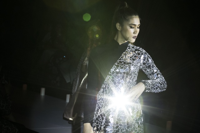 Thuý Diễm hoãn kỷ niệm ngày cưới đi catwalk với Trang Trần, Kim Dung - 7 Thuý Diễm hoãn kỷ niệm ngày cưới đi catwalk với Trang Trần, Kim Dung - 7