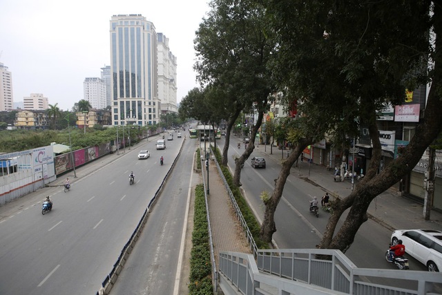 Hà Nội: Nhiều tuyến phố trung tâm vắng hoe, yên ả trong ngày đầu tiên nghỉ lễ - 11 Hà Nội: Nhiều tuyến phố trung tâm vắng hoe, yên ả trong ngày đầu tiên nghỉ lễ - 11