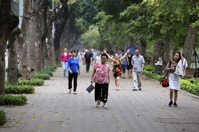 Hà Nội: Nhiều tuyến phố trung tâm vắng hoe, yên ả trong ngày đầu tiên nghỉ lễ - 14 Hà Nội: Nhiều tuyến phố trung tâm vắng hoe, yên ả trong ngày đầu tiên nghỉ lễ - 14