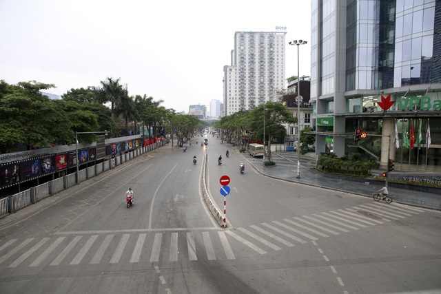 Hà Nội: Nhiều tuyến phố trung tâm vắng hoe, yên ả trong ngày đầu tiên nghỉ lễ - 2 Hà Nội: Nhiều tuyến phố trung tâm vắng hoe, yên ả trong ngày đầu tiên nghỉ lễ - 2