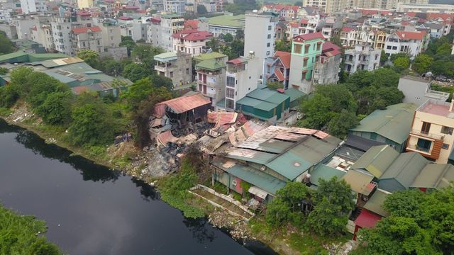 Vụ cháy nhà xưởng khiến 8 người chết: Cần giải tỏa hết nhà xưởng trên đất lấn chiếm - 2 Vụ cháy nhà xưởng khiến 8 người chết: Cần giải tỏa hết nhà xưởng trên đất lấn chiếm - 2