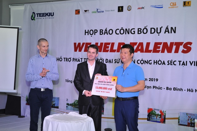 Ra mắt quỹ hỗ trợ tài năng trẻ “We Help Talents” - 1 Ra mắt quỹ hỗ trợ tài năng trẻ “We Help Talents” - 1