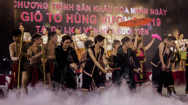 Nam thanh nữ tú các dân tộc hướng về giỗ Tổ Hùng Vương - 16 Nam thanh nữ tú các dân tộc hướng về giỗ Tổ Hùng Vương - 16