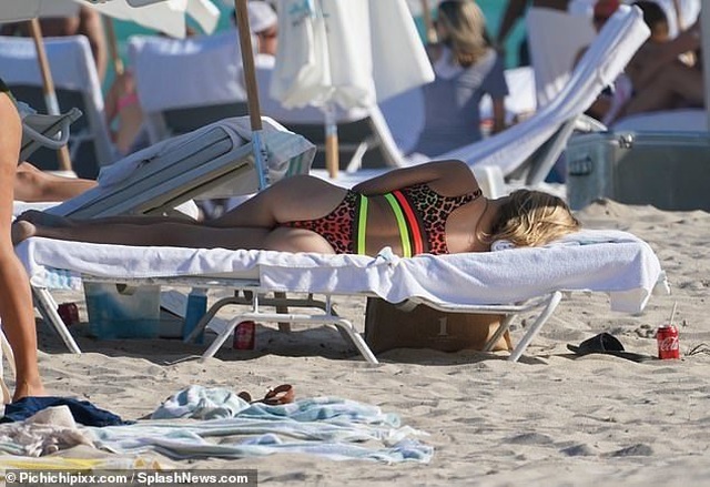 Ngưỡng mộ dáng vóc khỏe đẹp của tay vợt nữ Eugenie Bouchard - 4 Ngưỡng mộ dáng vóc khỏe đẹp của tay vợt nữ Eugenie Bouchard - 4
