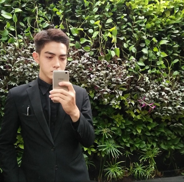 “Hot boy bàn bên” ĐH Tôn Đức Thắng khiến dân mạng rần rần tìm kiếm - 7 “Hot boy bàn bên” ĐH Tôn Đức Thắng khiến dân mạng rần rần tìm kiếm - 7