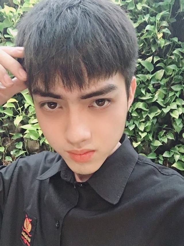 “Hot boy bàn bên” ĐH Tôn Đức Thắng khiến dân mạng rần rần tìm kiếm - 8 “Hot boy bàn bên” ĐH Tôn Đức Thắng khiến dân mạng rần rần tìm kiếm - 8